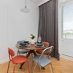 With Balcony Downtown By Renters *