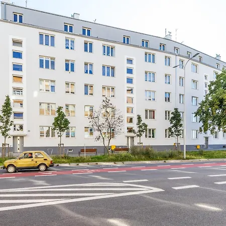 アパート With Balcony Downtown By Renters